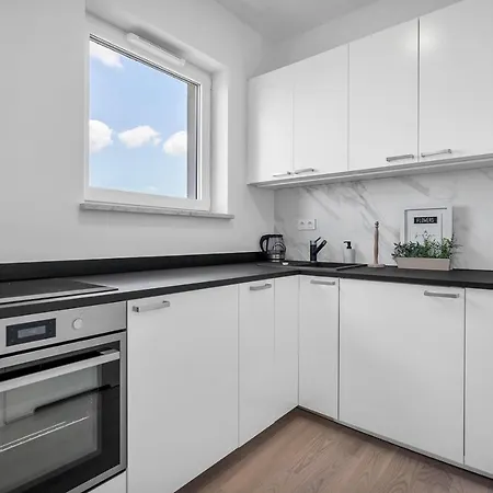 8th Floor Downtown N2 - Parking, View, Balcony - By Rentujemy Apartment