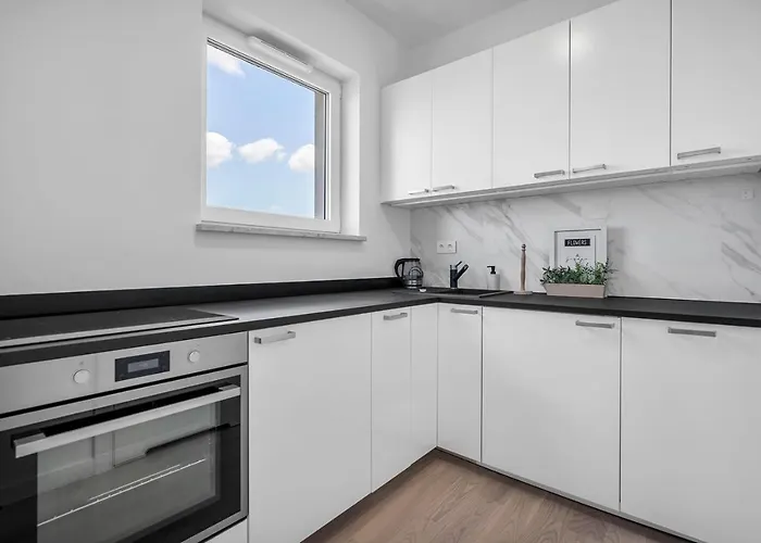 8th Floor Downtown N2 - Parking, View, Balcony - By Rentujemy Lejlighed